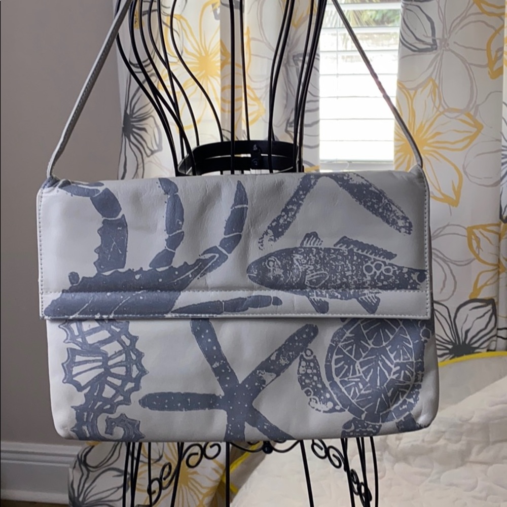 ALBI. Genuine Leather bag with Anne Hall Design.